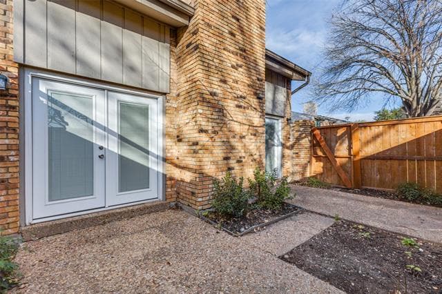 Building Photo - 12327 Montego Plaza