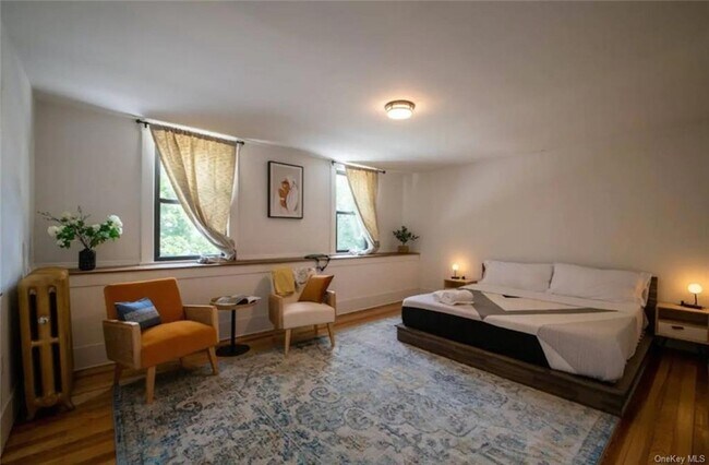 Building Photo - 10 Twin Lakes Rd