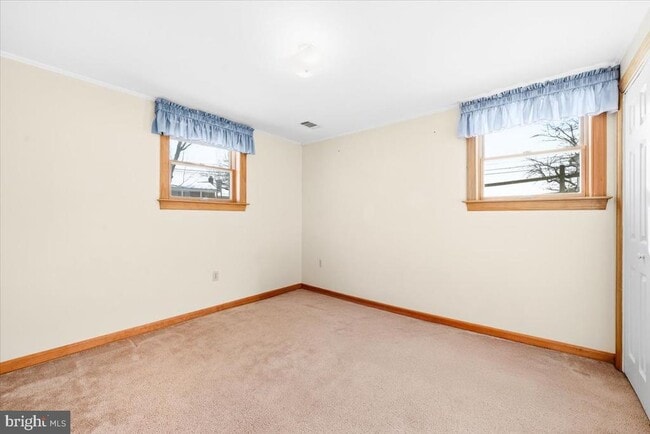 Building Photo - 15610 Bounds Ave