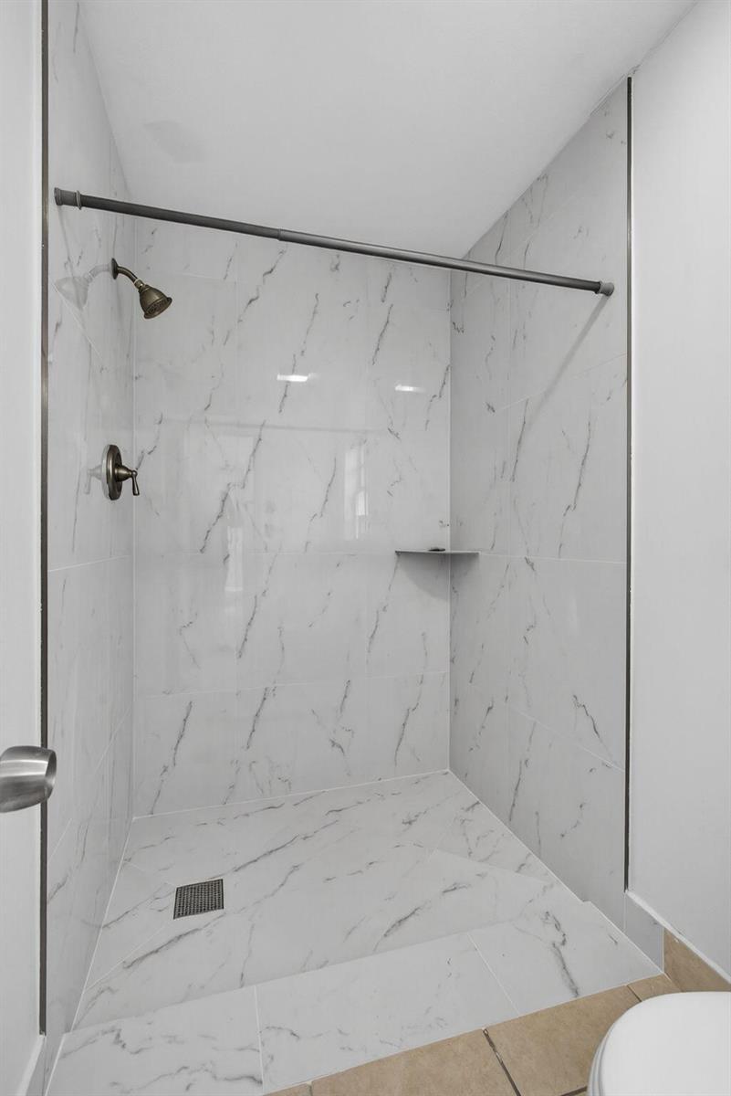 Building Photo - 11925 Suellen Cir