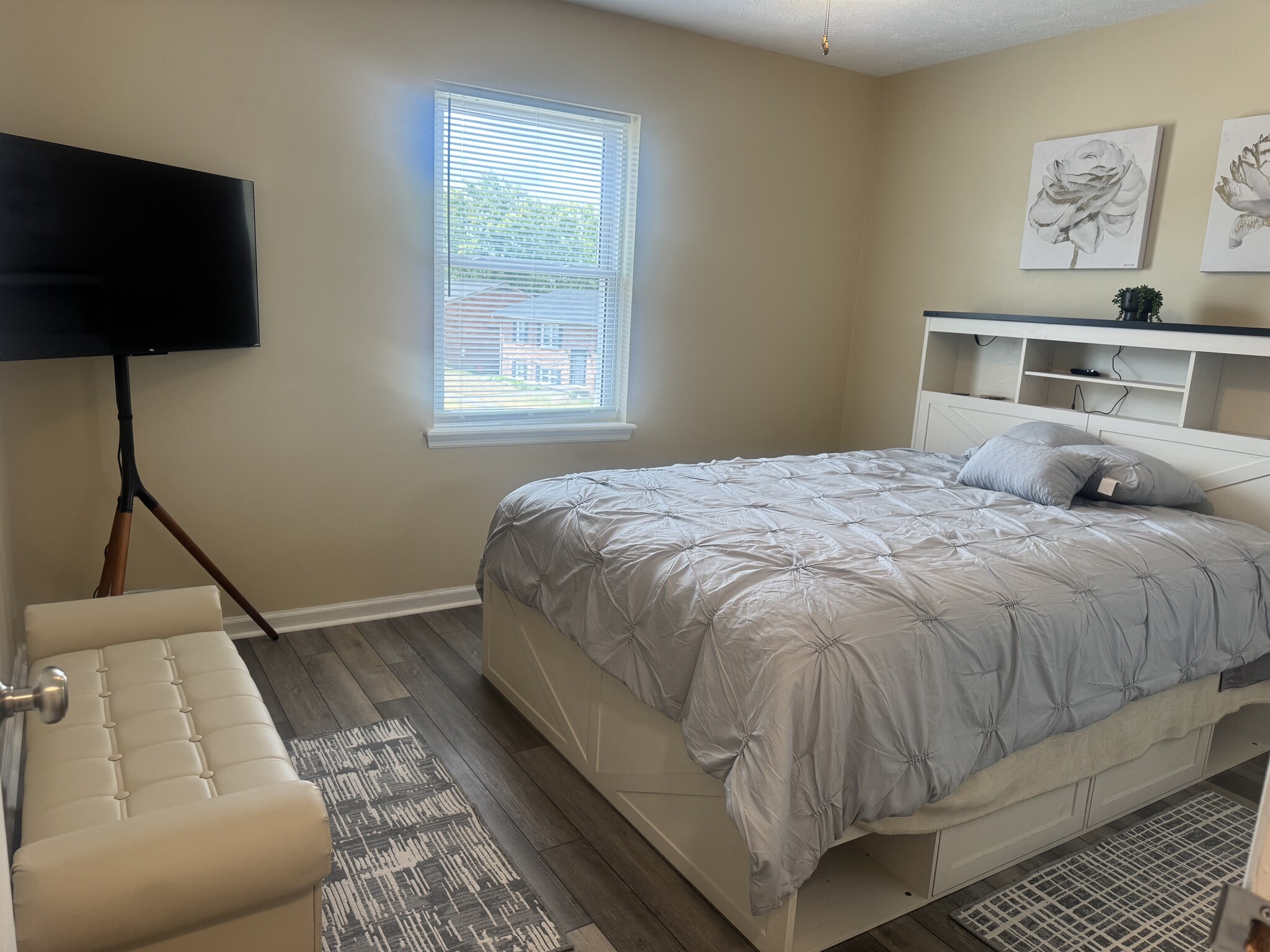 Queen Bedroom - 413 Lenney Dr