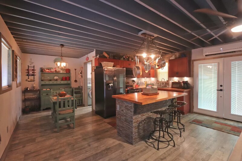 Building Photo - 333 Little Salt Lick Rd