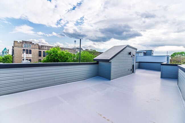 Building Photo - 808 N Preston St