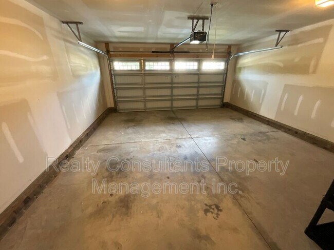 Building Photo - 6143 Trotting Pl