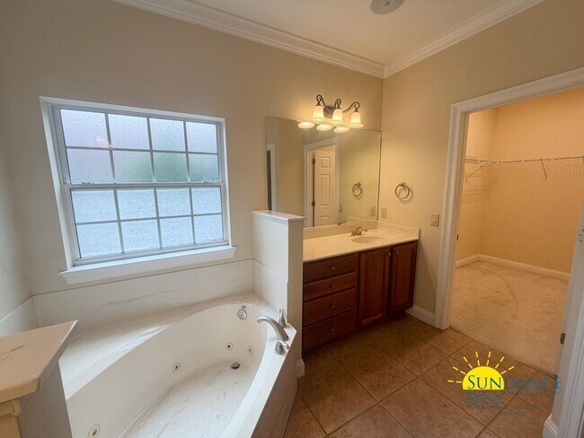Building Photo - Spacious 3 bedroom home in Niceville!
