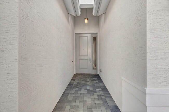 Building Photo - 12719 SW Blue Mangrove Pkwy