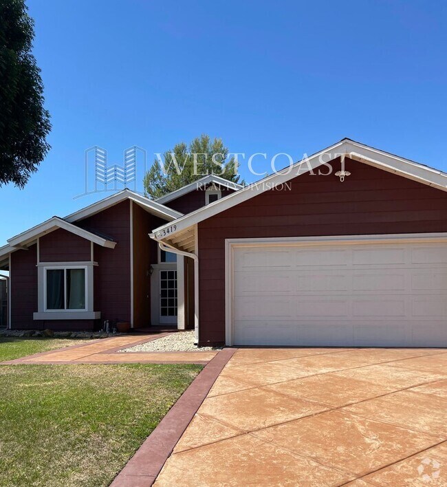 Building Photo - Charming 4-Bedroom Home in Tranquil Chino ...