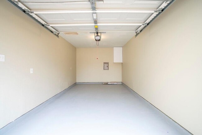 Building Photo - 5616 Victory Gallop Dr