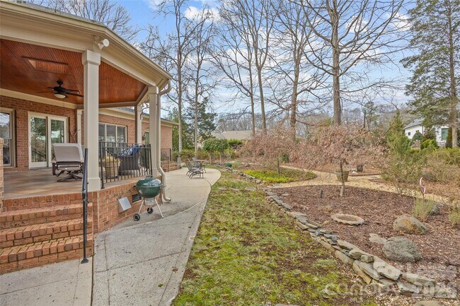 Building Photo - 5202 Carmel Club Dr