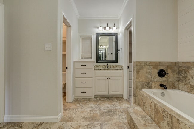 Building Photo - 803 Avenue S