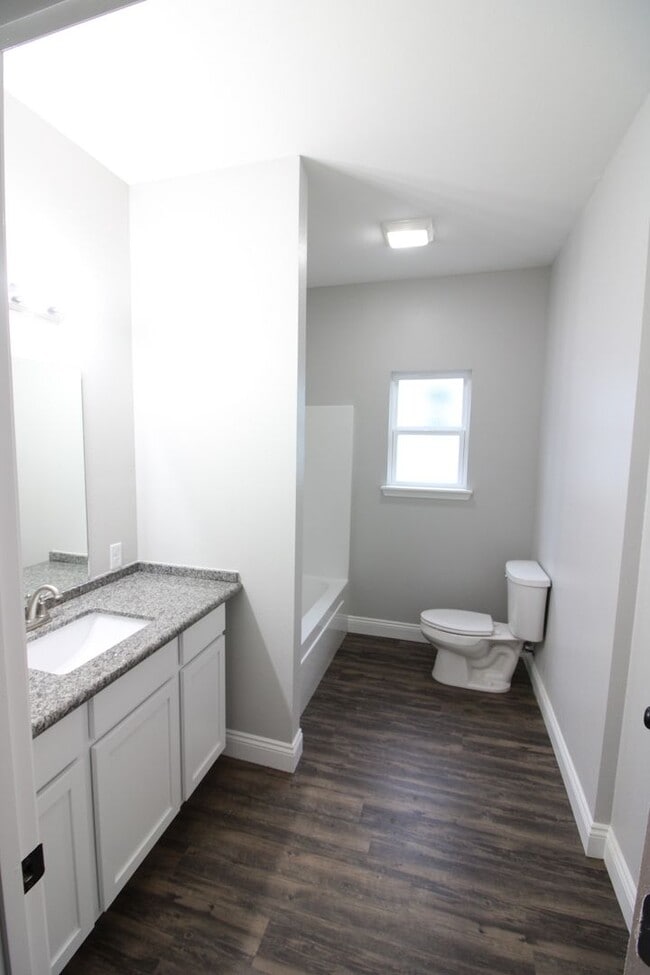 Building Photo - 211 Lacey Eden Ln