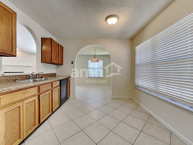 Building Photo - 7212 Glendyne Dr S