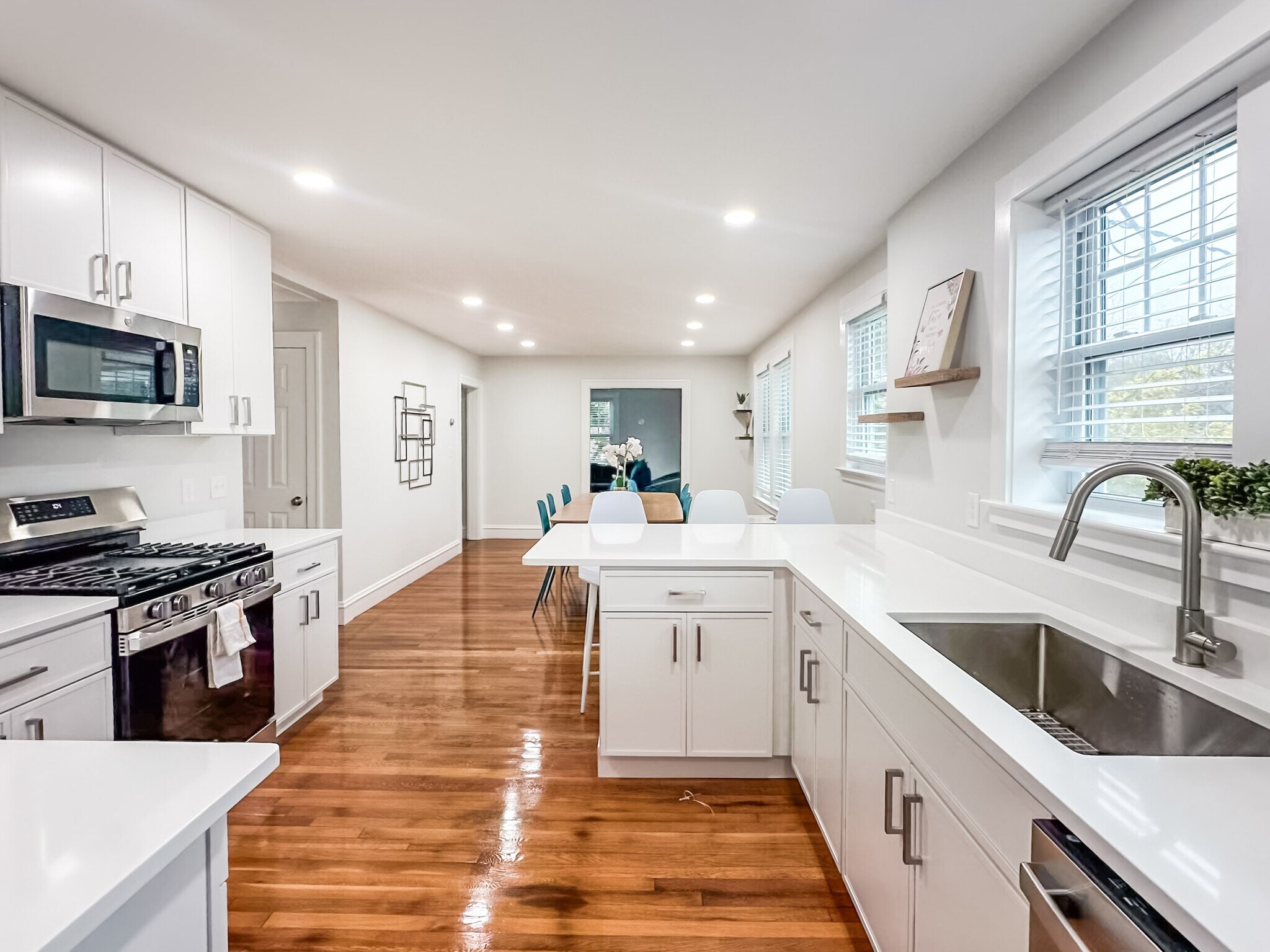 Building Photo - 65 Saint James Cir