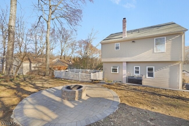 Building Photo - 499 Diamond Spring Rd