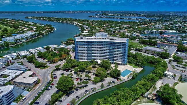 Building Photo - 7441 Wayne Ave