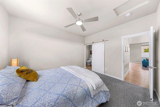 Building Photo - Modern 3-bedroom with Fully Fenced Yard in...