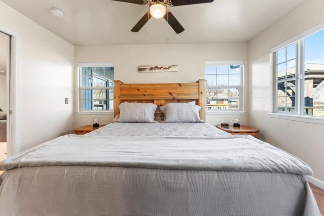 Building Photo - 255 Foots Creek Rd