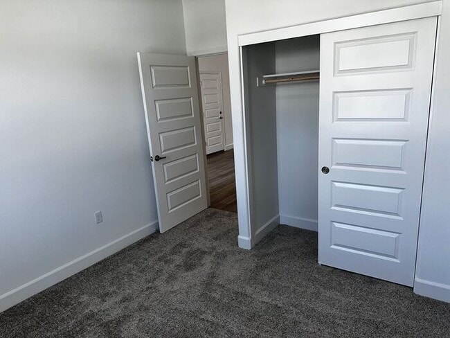 Building Photo - Beautiful 4 bedroom new home in Sierra wes...