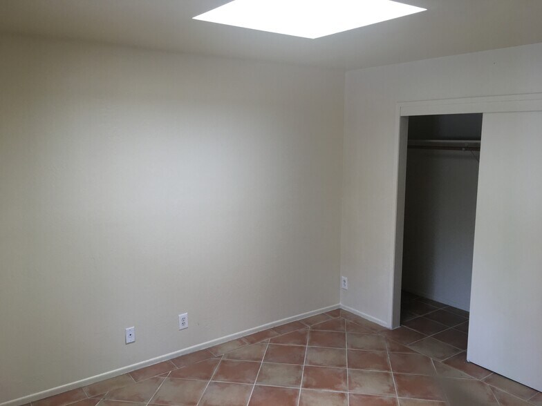 Building Photo - 4477 Meadowlark Ln