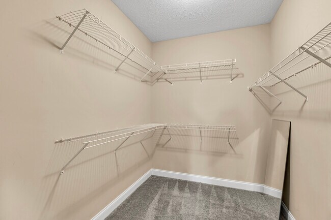 Building Photo - 345 Kenilworth Rd