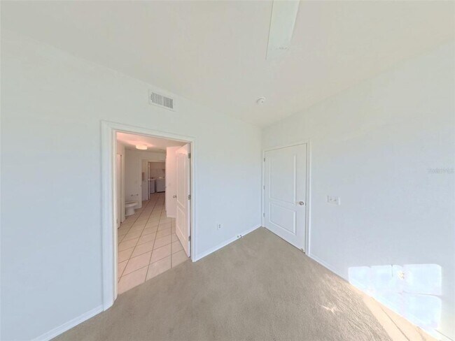 Building Photo - 4170 Central Sarasota Pkwy