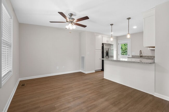 Building Photo - 1217 Dodd St