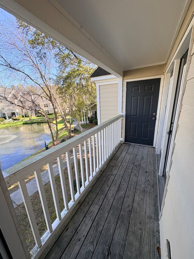 Building Photo - Welcome To The Estates At Westbury