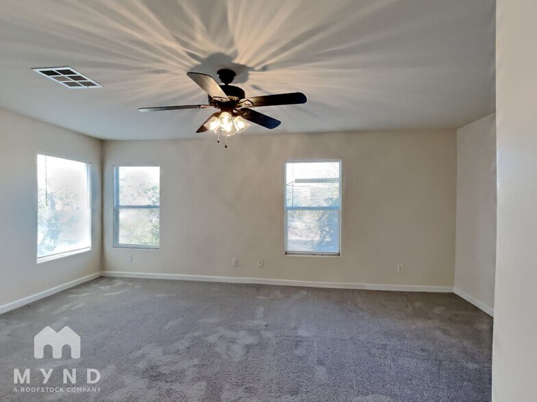 Building Photo - 10269 Free Spirit St