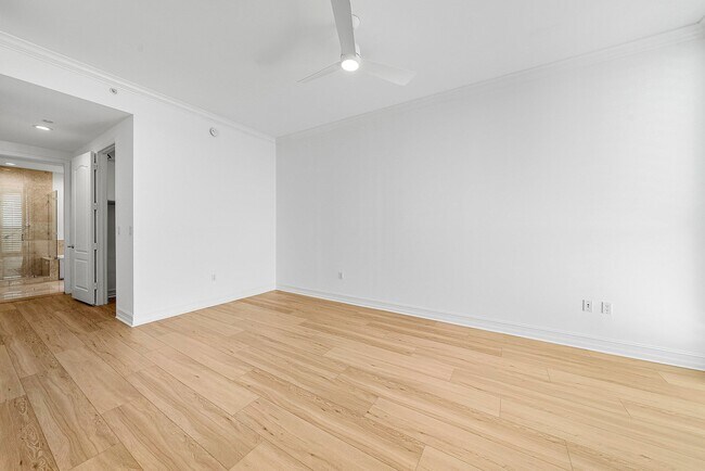 Building Photo - 550 SE Mizner Blvd