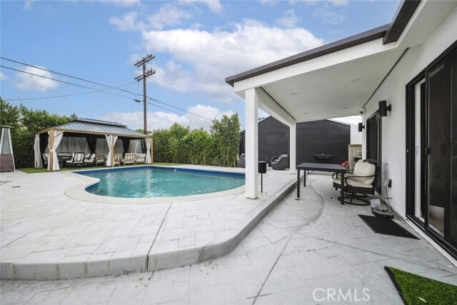 Building Photo - 7306 Farmdale Ave