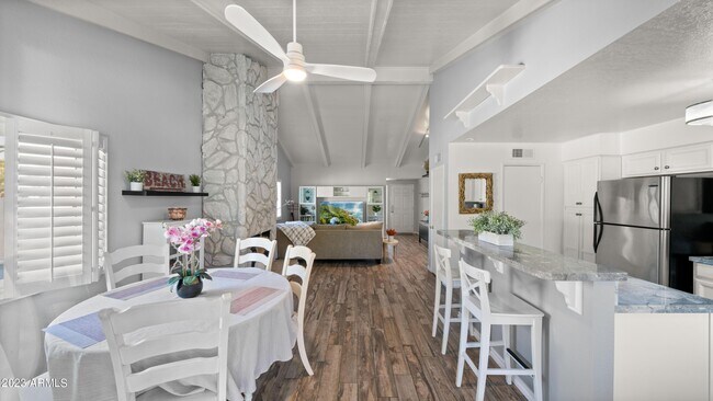 Building Photo - 7526 Via De Ln