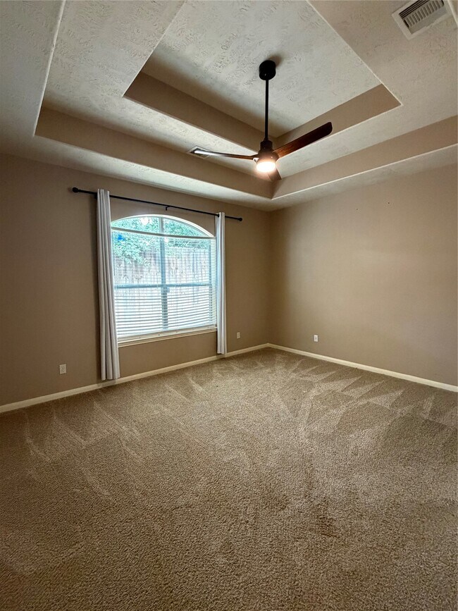 Building Photo - 903 Cascade Ridge