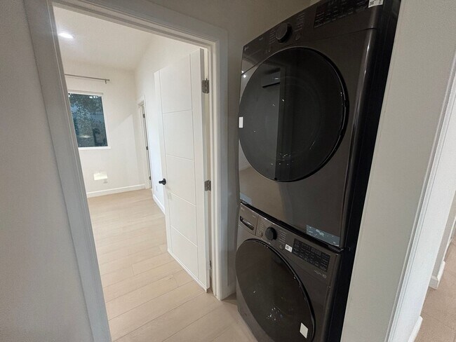 Building Photo - Stunning 3-Bedroom Single-Story ADU in Granada Hills!