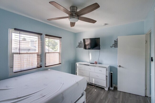 Building Photo - Newly Renovated And Ready For Occupancy