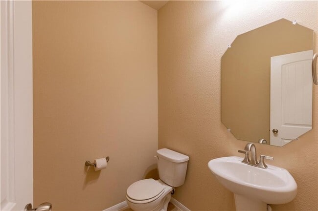 Building Photo - Spacious 4/BR, 2.5/BA Home in Cedar Park –...