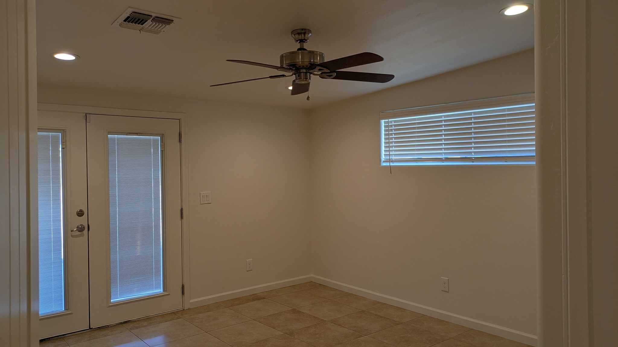 Building Photo - 427 East Waverly Street