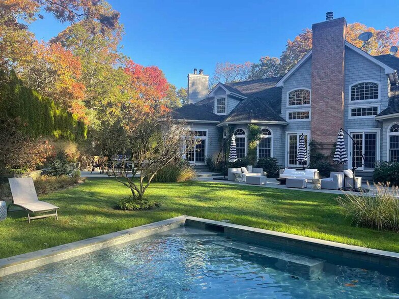 Building Photo - 19 Old School House Ln