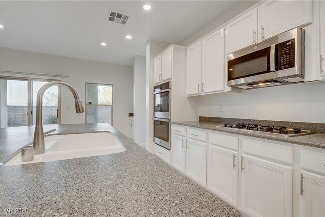 Building Photo - 1068 Riddle Glen St