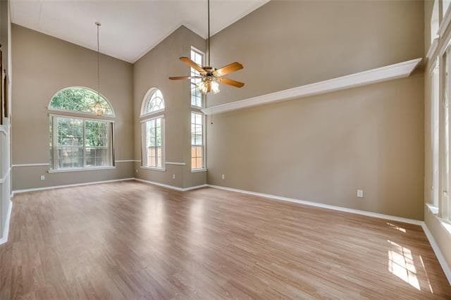 Building Photo - 2113 Glenmont Dr