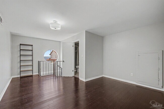 Building Photo - 42 Baybridge Dr