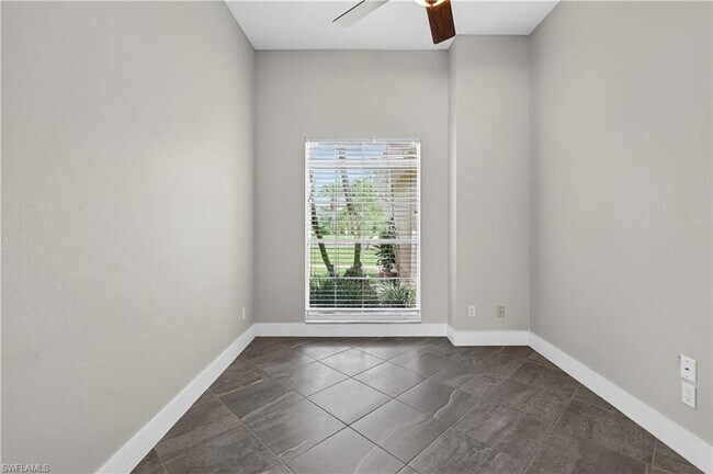 Building Photo - 2138 E Crown Pointe Blvd