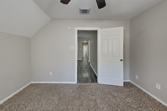 Building Photo - 2507 Brookdale Dr