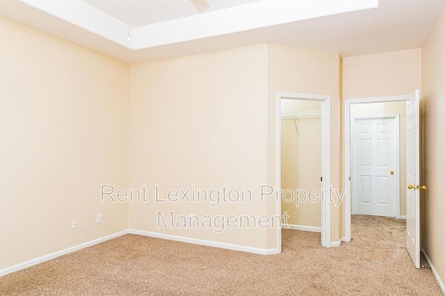 Building Photo - 749 Whispering Brook Trce