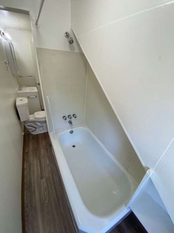 Building Photo - 635 Thompson Ave NE