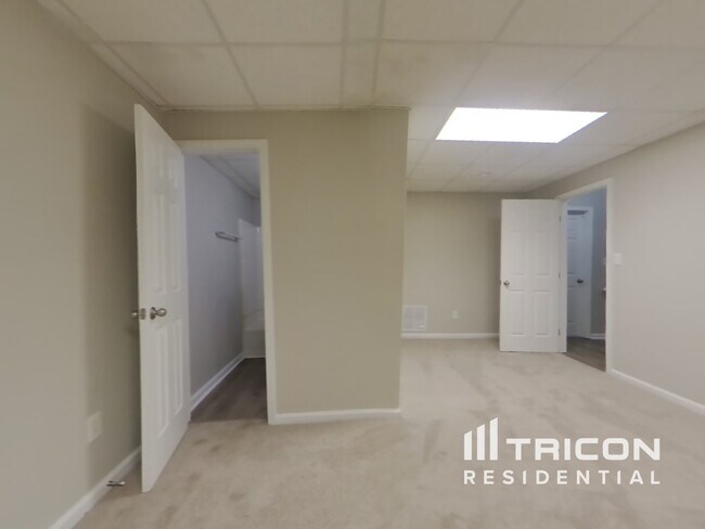 Building Photo - 3015 Brass Dr