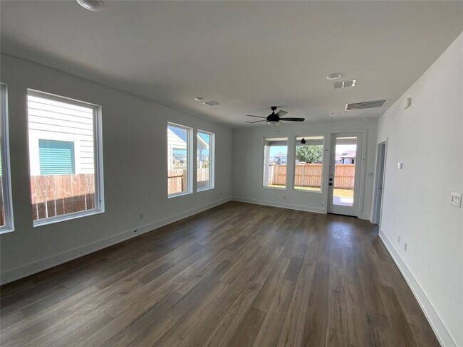 Building Photo - 537 Bauer Lp