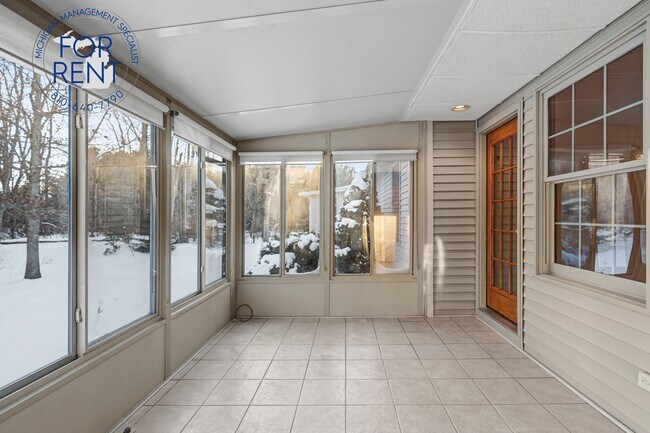 Building Photo - 3175 Rotterdam Dr