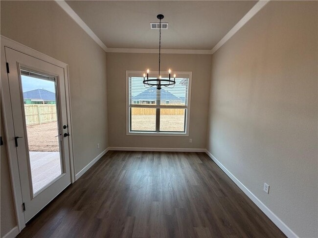 Building Photo - 1900 Farmer St