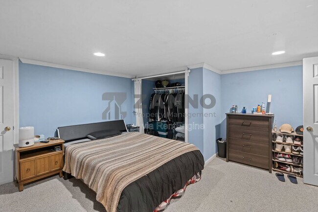 Building Photo - 498 Park Ave