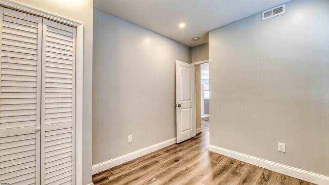 Building Photo - 5201 Ventnor Ave